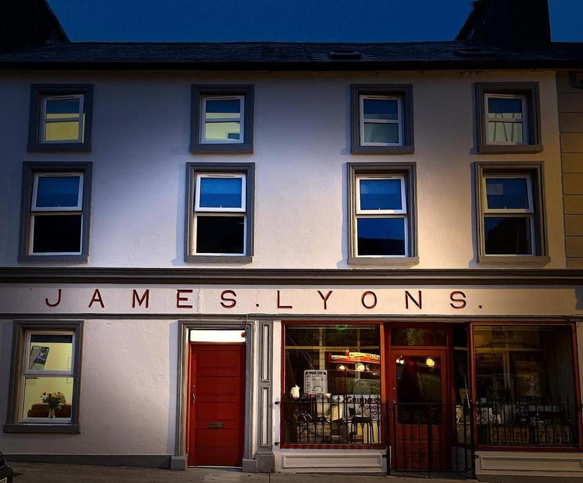 'James Lyons' The Old Main St Ballyhaunis Esterno foto